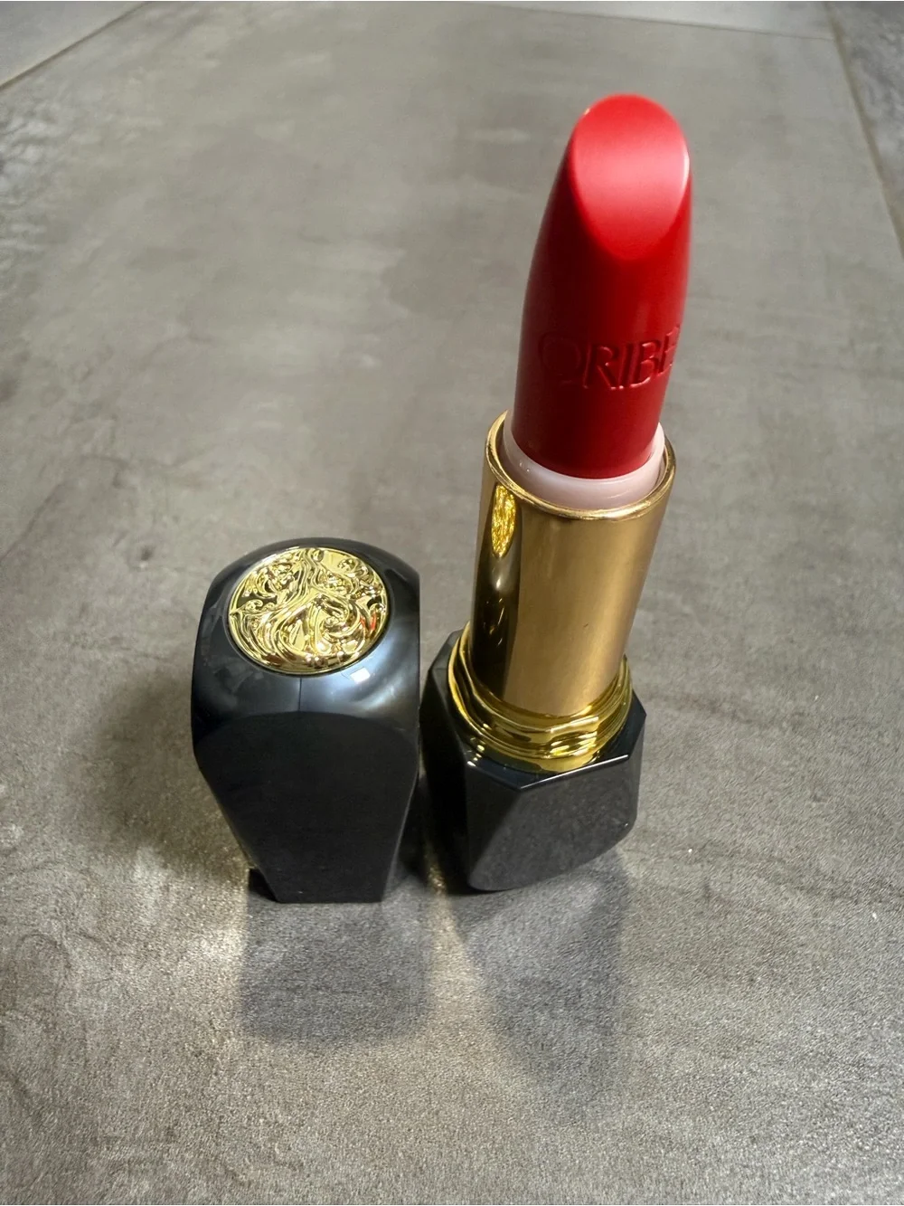 Oribe Lip Lust Creme Lipstick The Red Le Rouge satin Bold Red Matte Finish NEW
